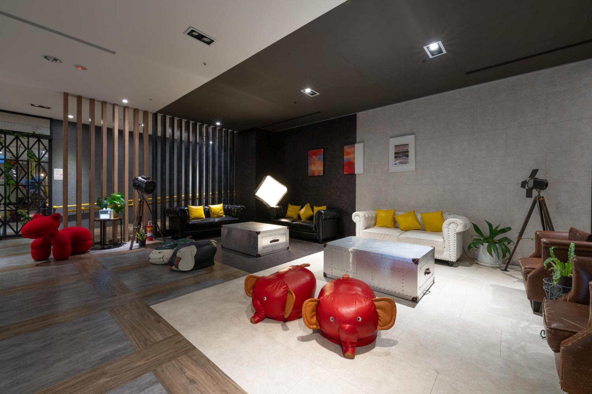 Ningcui Business Hotel Тайчжун Экстерьер фото