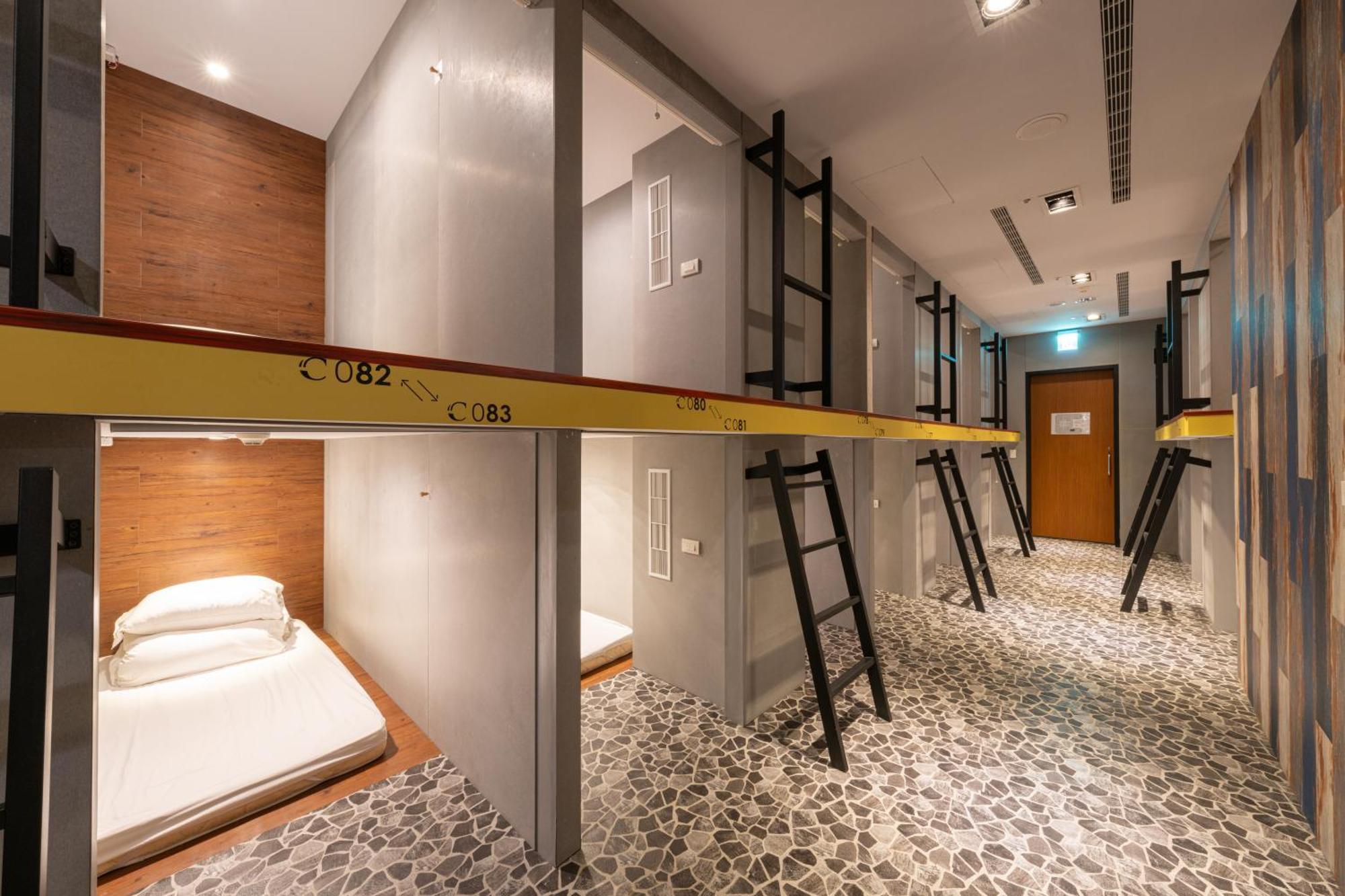 Ningcui Business Hotel Тайчжун Экстерьер фото