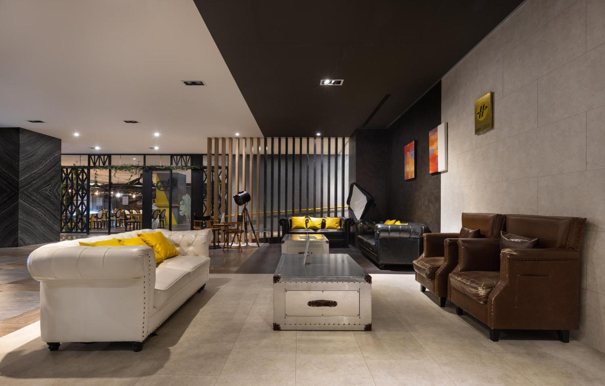Ningcui Business Hotel Тайчжун Экстерьер фото