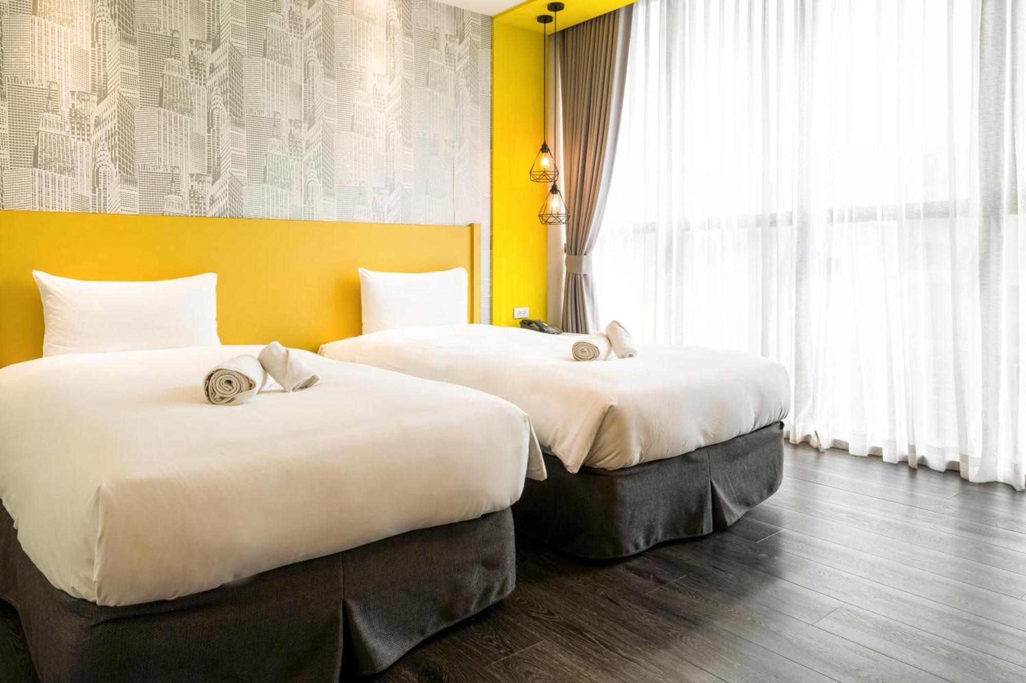 Ningcui Business Hotel Тайчжун Экстерьер фото